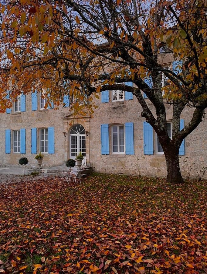 Un Petit Chateau Lauzun Exterior photo