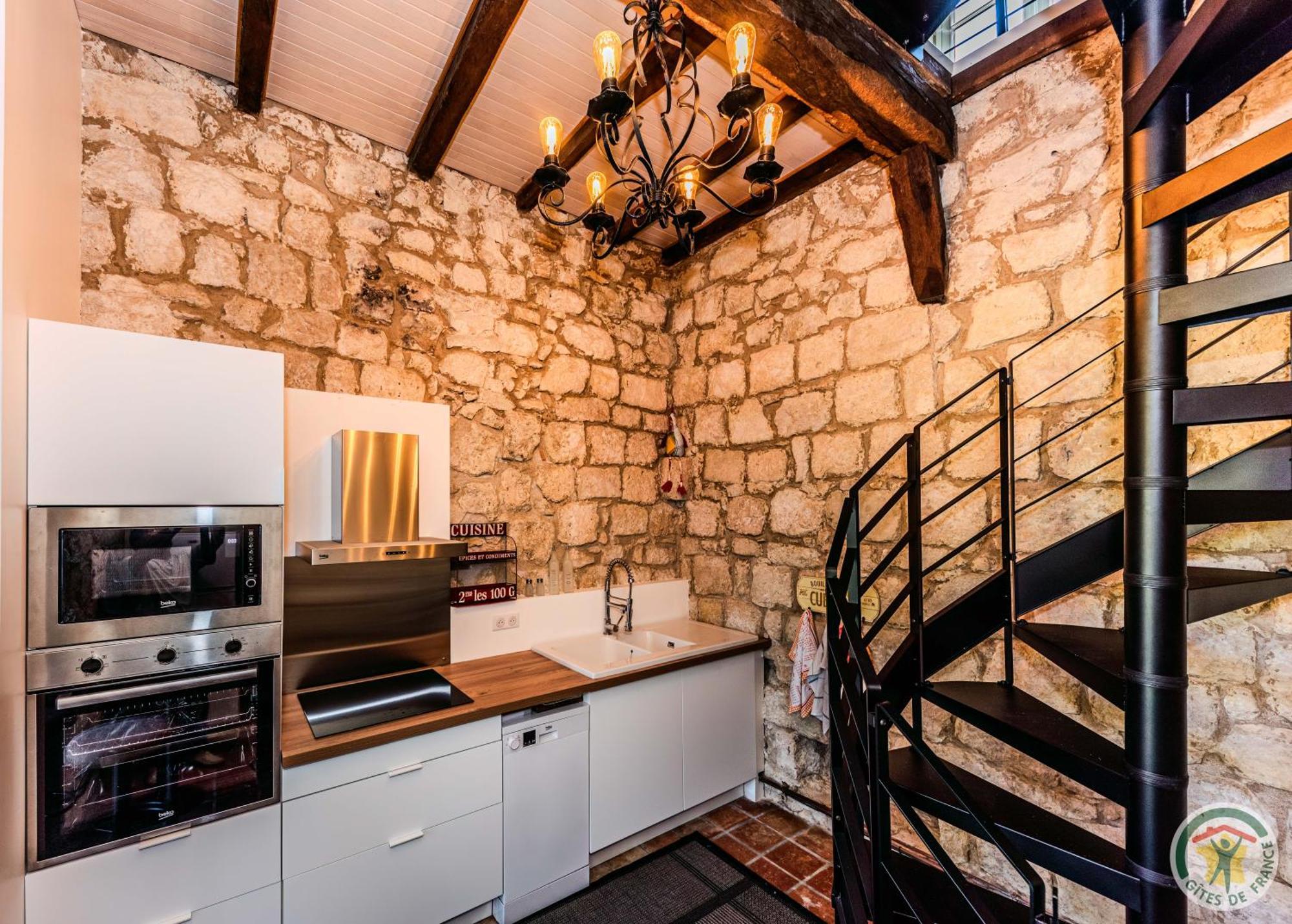 Un Petit Chateau Lauzun Exterior photo